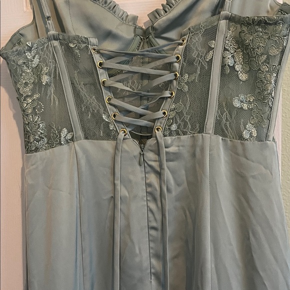 Elegant Green Ruff Dress ltar State layered ruffles from hips to end of maxi - Picture 7 of 11